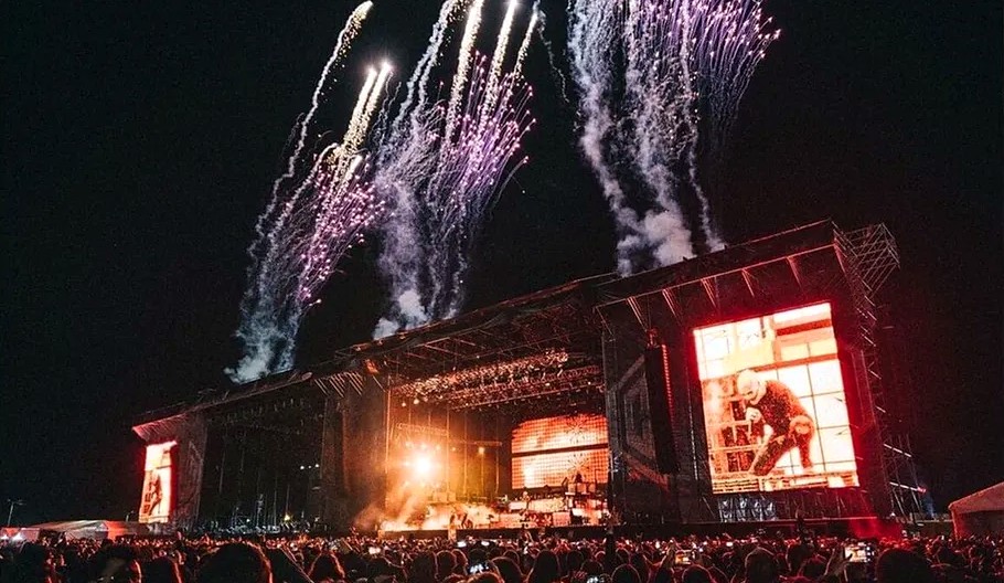 Fireworks over the Hell & Heaven main stage and crowd